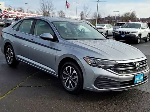 Used 2024 Volkswagen Jetta S image 2