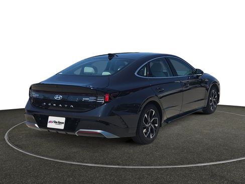 Certified 2024 Hyundai Sonata SEL FWD image 6