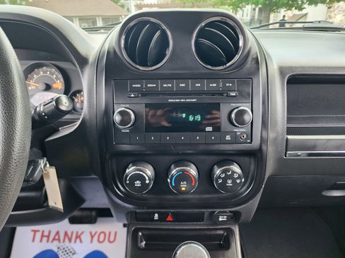 Used 2015 Jeep Patriot Sport w/ Power Value Group FWD image 28
