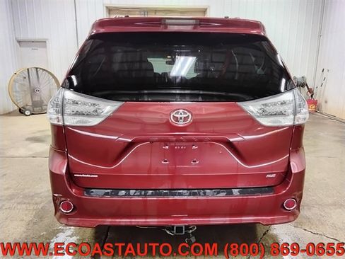 Used 2016 Toyota Sienna SE w/ SE Preferred Package FWD image 8