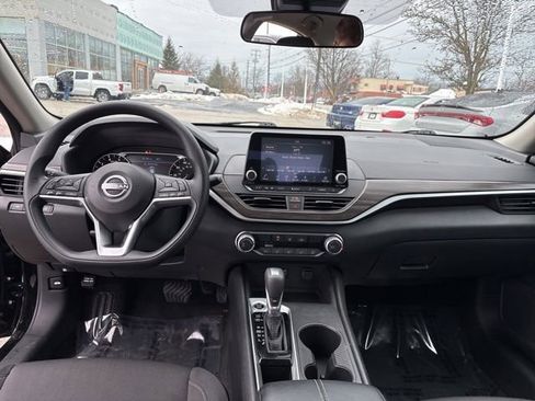 Used 2025 Nissan Altima 2.5 SV image 29