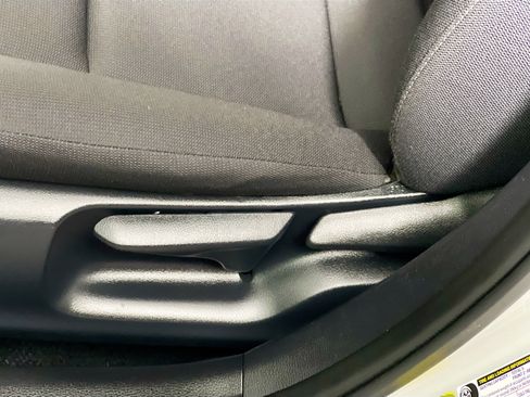 Used 2025 Toyota Corolla LE FWD image 15
