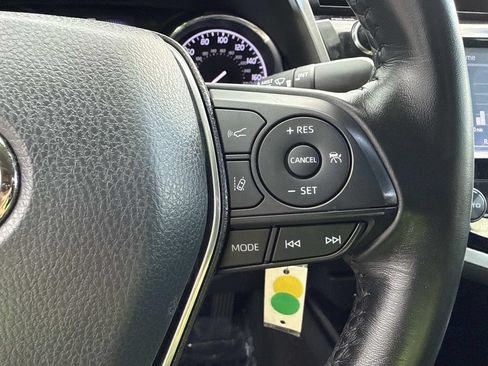 Used 2020 Toyota Camry SE FWD image 34