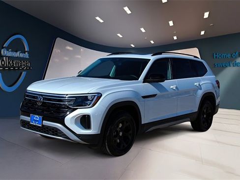 New 2026 Volkswagen Atlas Peak Edition image 8