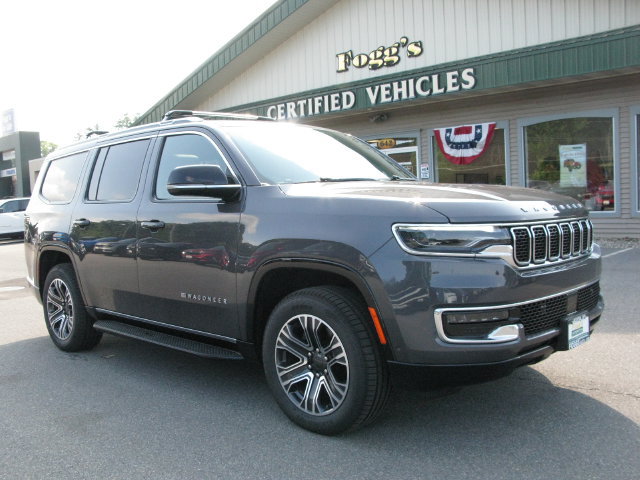Used 2023 Jeep Wagoneer 4WD w/ Premium Group I image 2