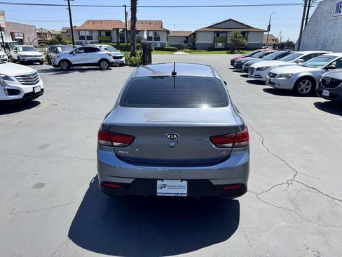 Used 2019 Kia Rio S FWD image 4