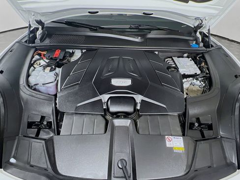 Used 2023 Porsche Cayenne S image 32