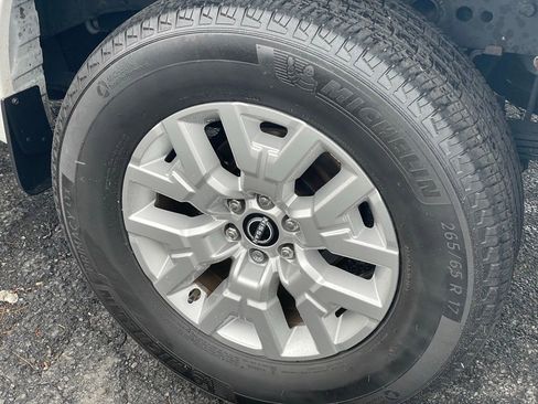 Certified 2022 Nissan Frontier SV image 29