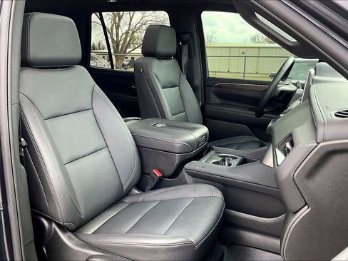 Used 2024 Chevrolet Tahoe LT w/ Luxury Package image 10