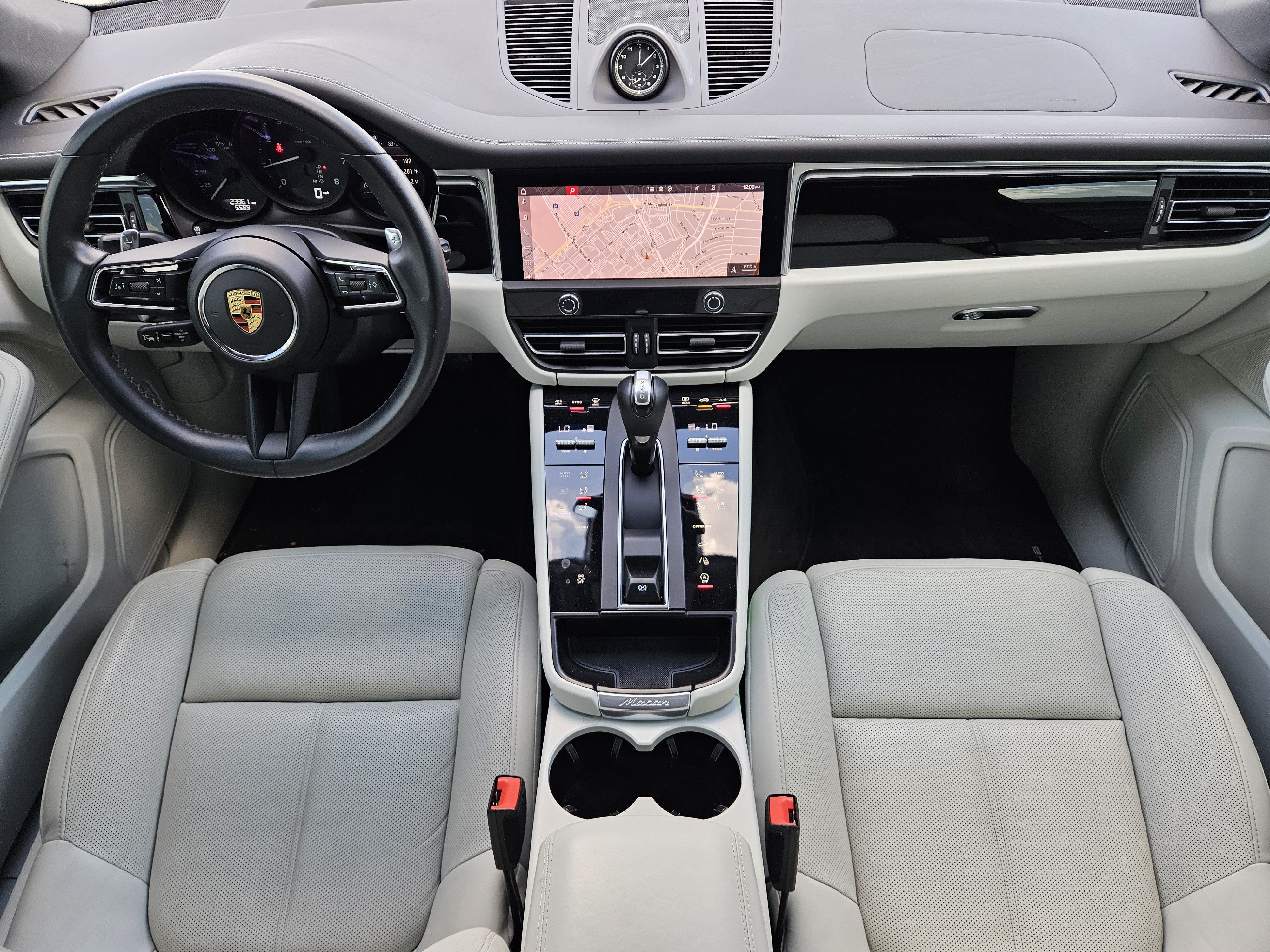 Certified 2023 Porsche Macan AWD/4WD image 24