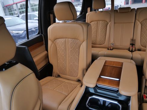Used 2022 Jeep Grand Wagoneer Series III w/ Rear Seat Video Group 1 AWD/4WD image 12