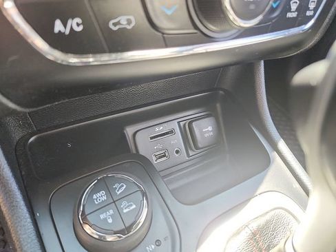 Used 2014 Jeep Cherokee Trailhawk w/ Comfort/Convenience Group AWD/4WD image 27