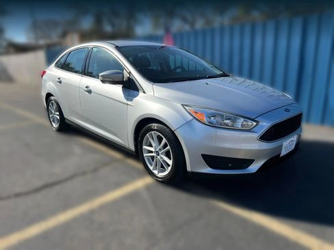 Used 2017 Ford Focus SE image 9