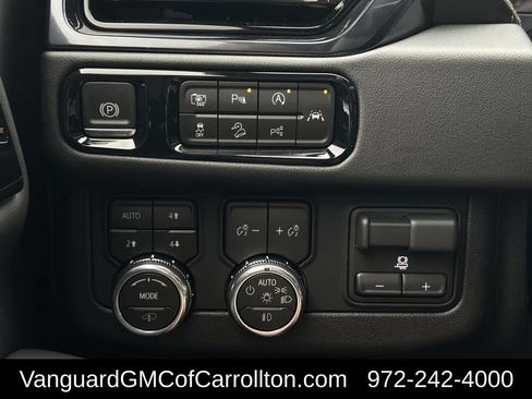 New 2026 GMC Yukon XL AT4 w/ AT4 Premium Plus Package AWD/4WD image 19