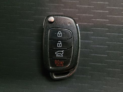 Used 2020 Hyundai Tucson SE image 32