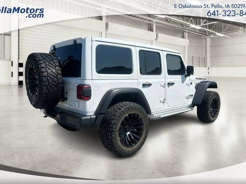 Used 2022 Jeep Wrangler Unlimited Rubicon w/ LED Lighting Group AWD/4WD image 3