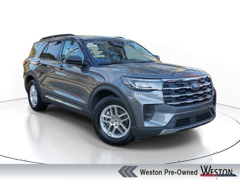 Used 2025 Ford Explorer Active image 1