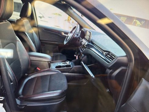 Used 2025 Ford Escape ST-Line image 13