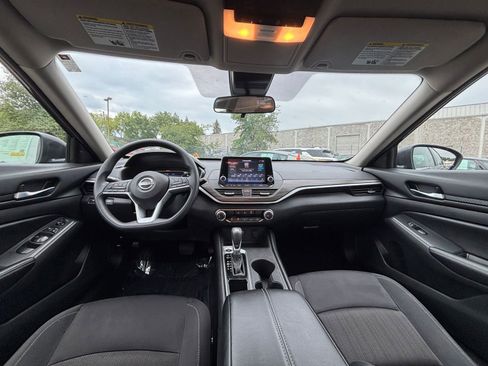 Used 2025 Nissan Altima 2.5 SV FWD image 33