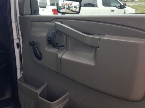 Used 2018 GMC Savana 3500 w/ Driver Convenience Package RWD image 25