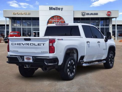 Used 2020 Chevrolet Silverado 2500 Custom w/ Custom Value Package AWD/4WD image 4