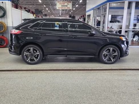 Used 2022 Ford Edge ST w/ Equipment Group 401A AWD/4WD image 3