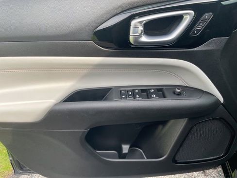 Used 2024 Jeep Compass Limited w/ Elite Group image 12