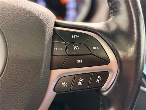 Used 2021 Jeep Grand Cherokee Limited w/ Luxury Group II image 24