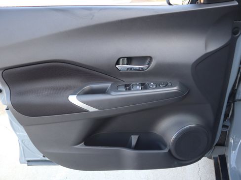 Used 2024 Nissan Kicks SV image 38