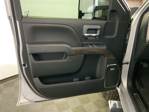 Used 2018 GMC Sierra 2500 Denali image 17