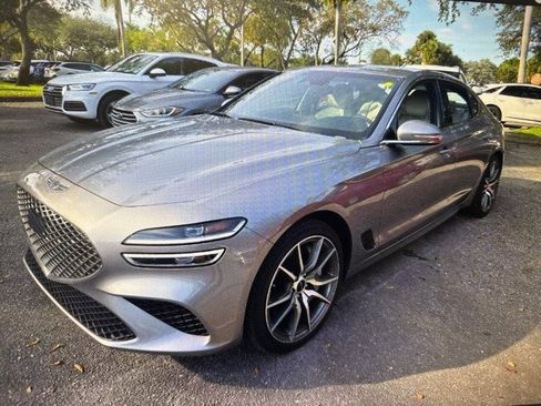 Used 2025 Genesis G70 2.5T image 1