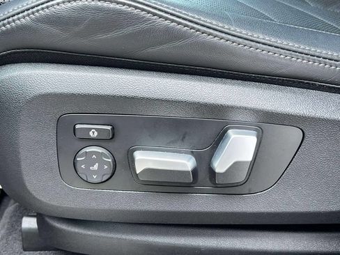 Used 2024 BMW X5 xDrive40i w/ Parking Assistance Package AWD/4WD image 19
