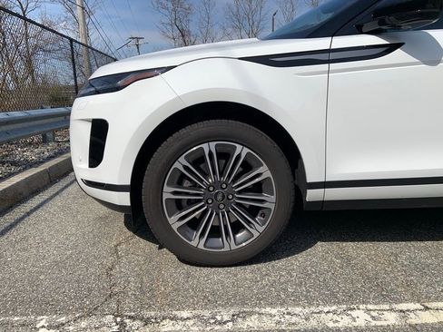 Used 2024 Land Rover Range Rover Evoque S image 9