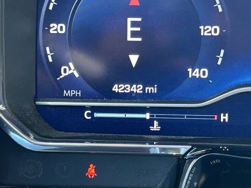 Used 2024 Chevrolet Silverado 2500 LT image 19