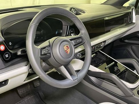 New 2026 Porsche Cayenne E-Hybrid Coupe image 4