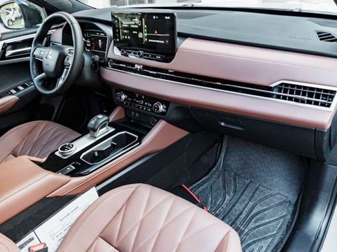 Used 2025 Mitsubishi Outlander SEL image 26