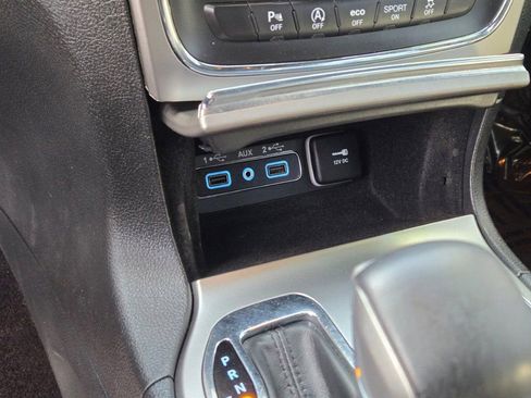 Used 2018 Jeep Grand Cherokee Limited image 27