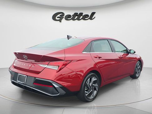 Certified 2024 Hyundai Elantra SEL w/ Convenience Package FWD image 5