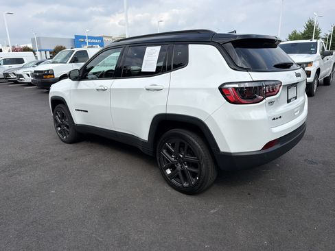 Used 2026 Jeep Compass Limited AWD/4WD image 8