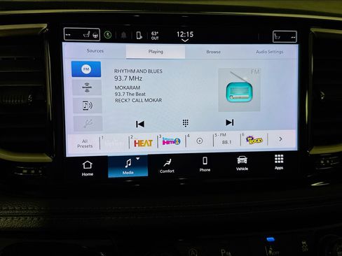 Used 2021 Chrysler Pacifica Touring-L image 17