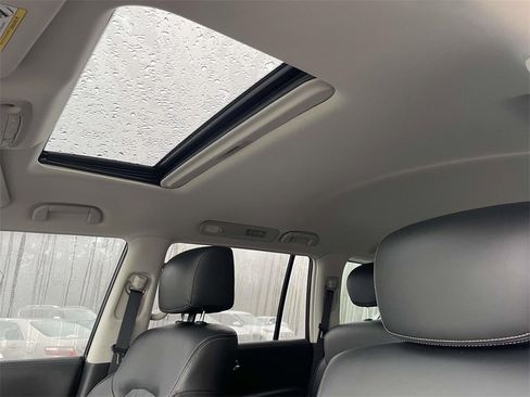 Used 2022 Nissan Armada Platinum w/ Captain's Chairs Package image 18
