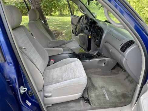 Used 2005 Toyota Tundra SR5 w/ TRD Off-Road Pkg AWD/4WD image 25