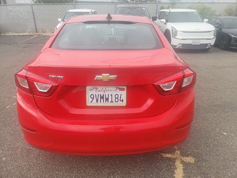 Used 2019 Chevrolet Cruze Sedan FWD image 11