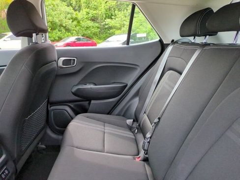 Used 2025 Hyundai Venue SEL FWD image 27