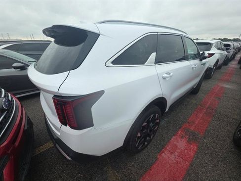 Used 2024 Kia Sorento SX FWD image 9