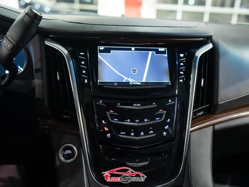 Used 2019 Cadillac Escalade ESV Luxury AWD/4WD image 30