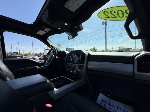 Used 2022 Ford F250 Lariat w/ Black Appearance Package AWD/4WD image 24