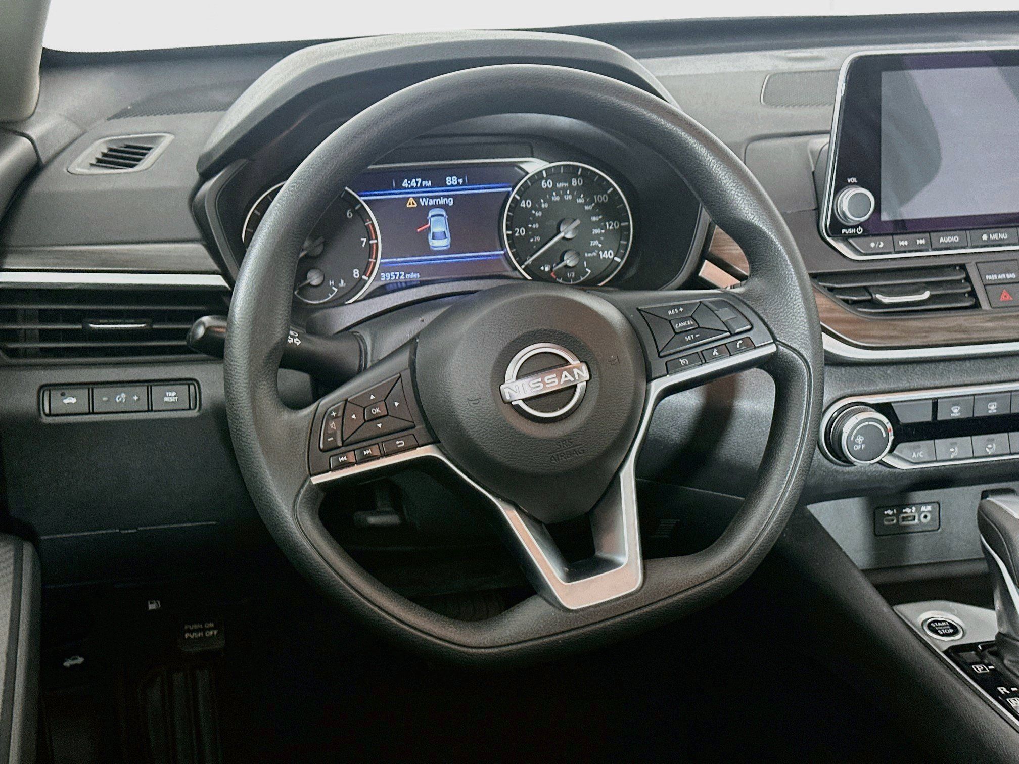 Used 2025 Nissan Altima 2.5 SV FWD image 18