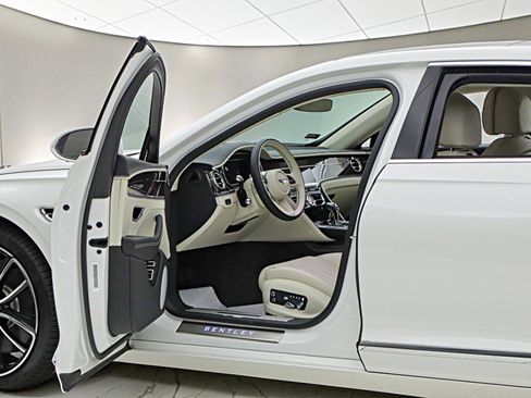 Used 2024 Bentley Flying Spur S V8 image 7