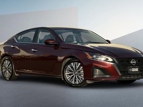 Certified 2023 Nissan Altima 2.5 SV image 2